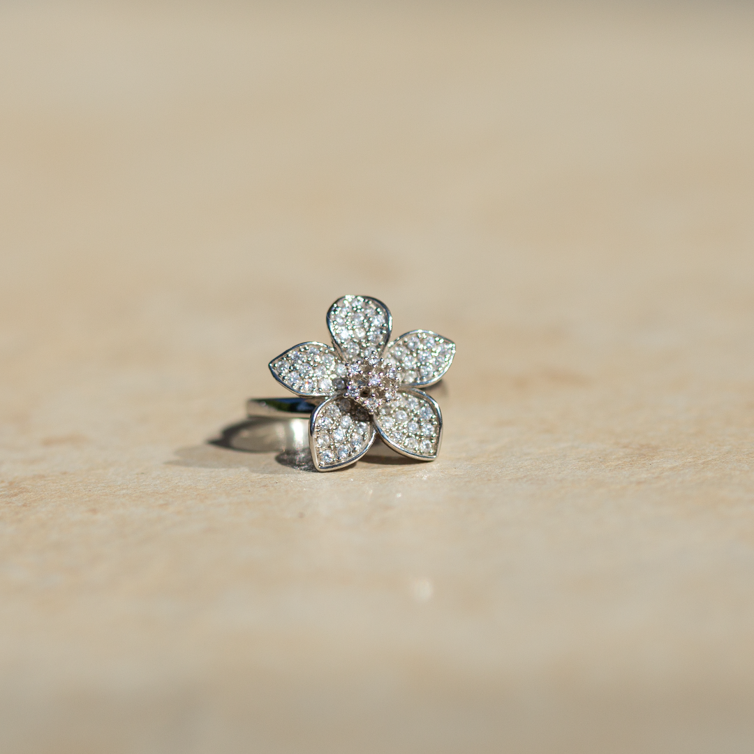 925 sterling silver top ring with cubic zirconia