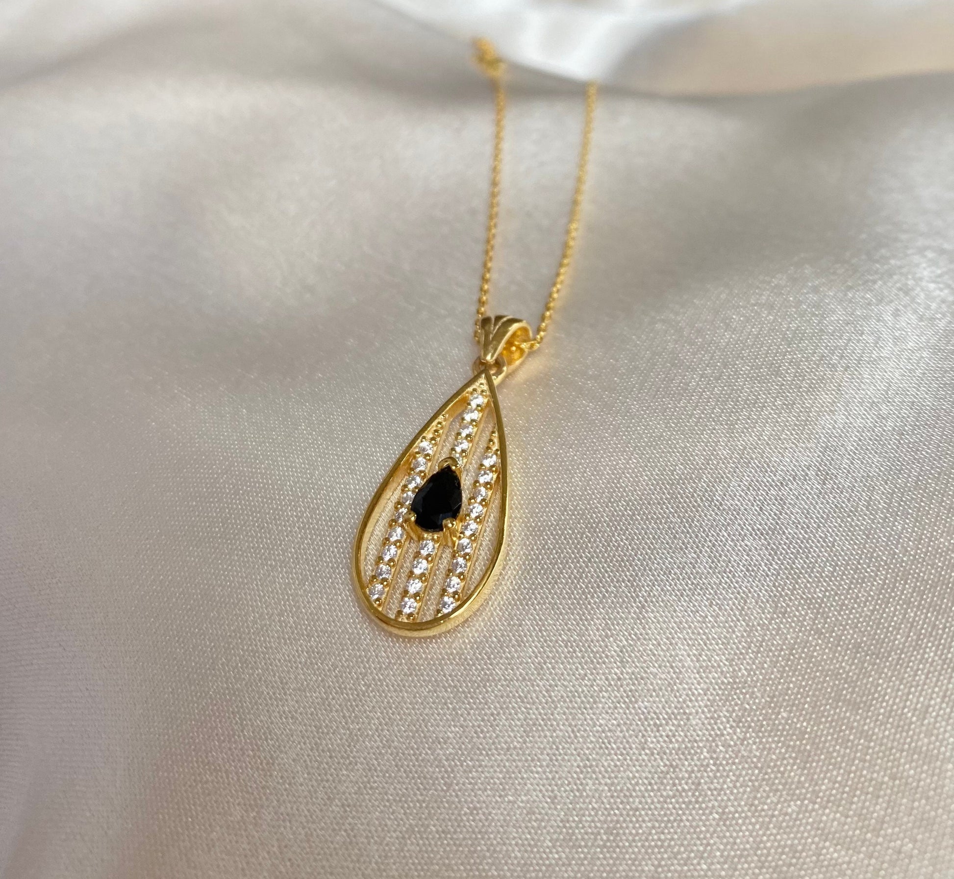 Teardrop Crystal Pendant Necklace | Elegant Silver Necklace| CZ Dainty Necklace | Silver ArtDeco Swarovski Necklace| Unique Silver Necklace