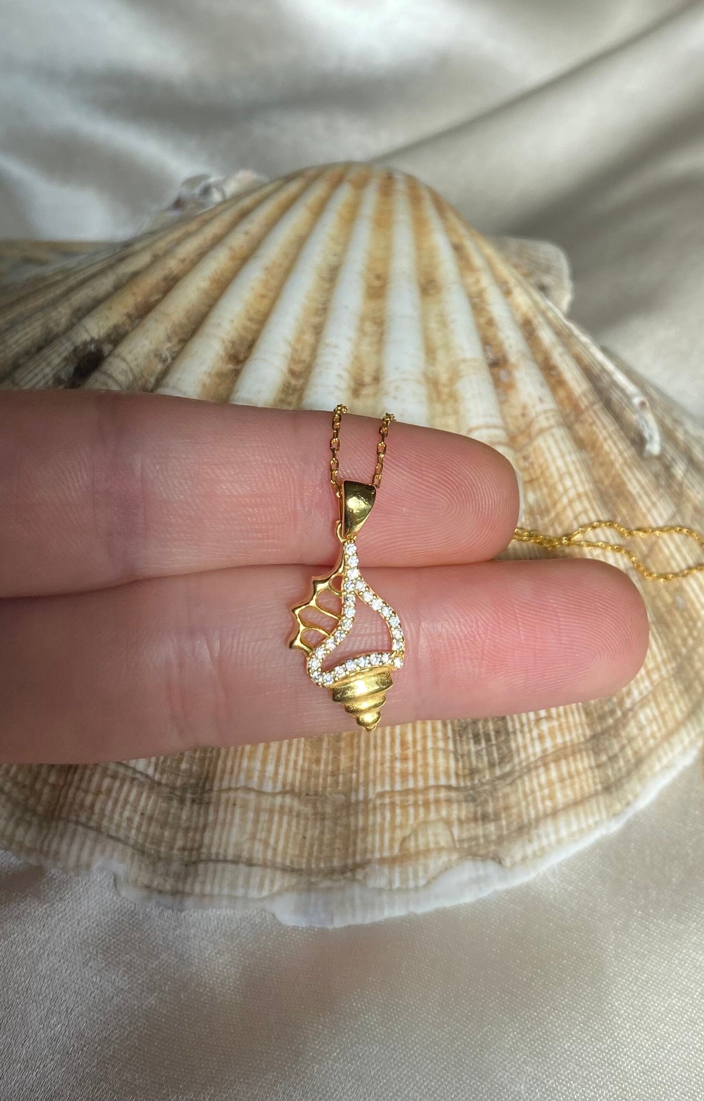 Sterling Silver initial Sea Shell Necklace | Personalized Shell Necklace With Letter | Gold Summer Necklace | Beach Wedding