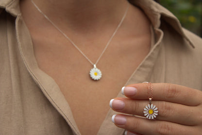 Daisy Name Necklace | Flower Jewelry |Birth Flower Necklace | Personalized Gift |Gift for Her |Daisy Jewelry |Gift For Mother | Name Jewelry