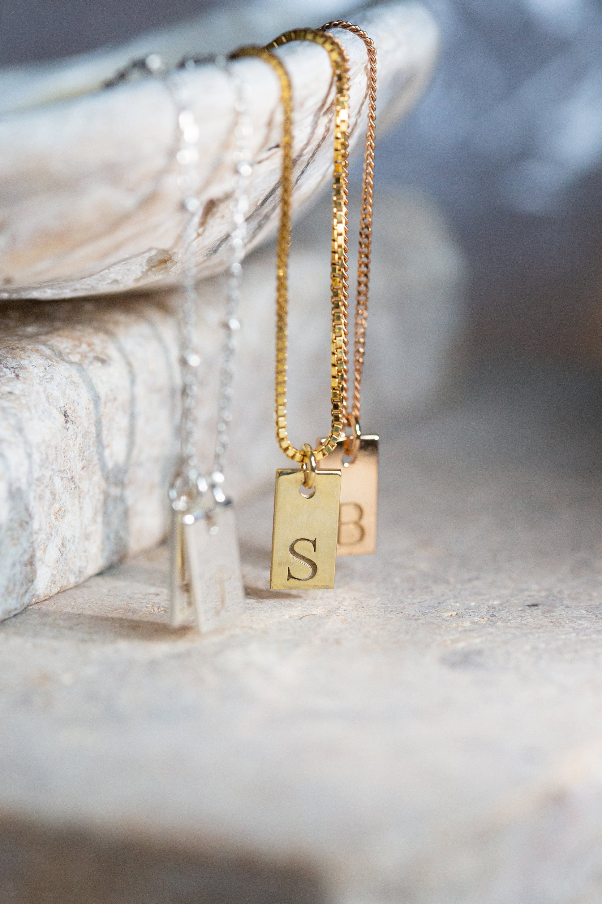 Personalized Initial Pendant | Elegant Engraved Initial Necklace | Customized Gift for Her | Minimalist Jewelry in Silver, Gold, Rose Gold